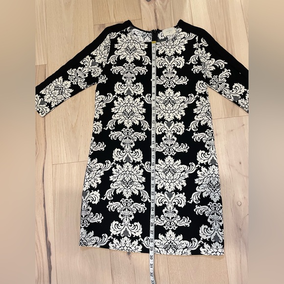 Everly Classic Black And White dress - Picture 6 of 10